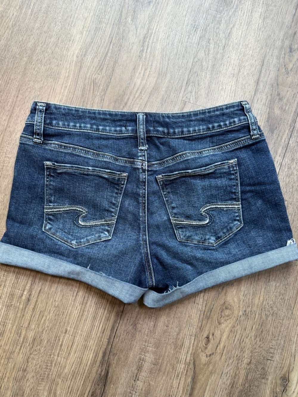 Silver Jeans Suki Distressed Rolled Hem Denim Shorts - Size 29 - Picture 4 of 12